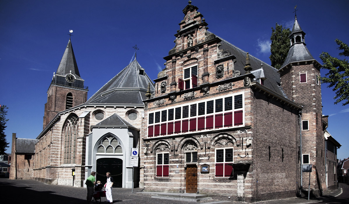 Stadhuis en Petrus kerk in Woerden